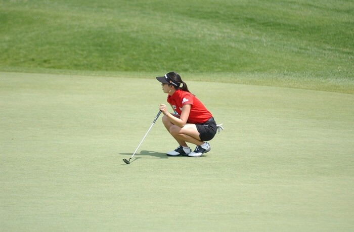 women professional golf.jpg
