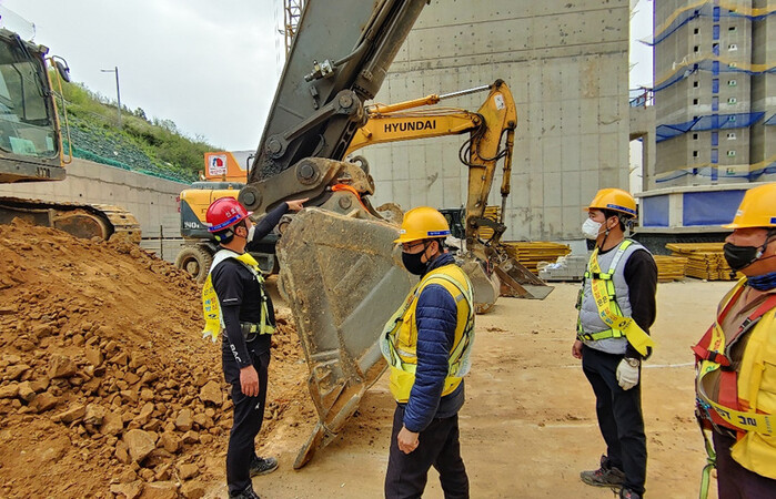 사진1_여수웅천 부영 아파트 현장 안전점검s.jpg